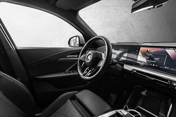 BMW iX2 16 of 30