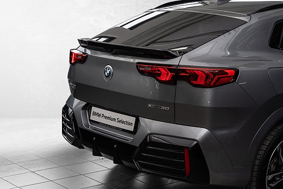 BMW iX2 7 of 30
