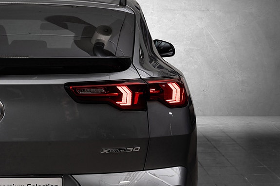 BMW iX2 9 of 30