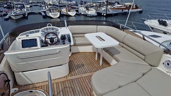 Princess P42, 2005 mod, Tamd 75 4 of 21