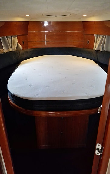Princess P42, 2005 mod, Tamd 75 13 of 21