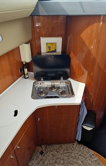 Princess P42, 2005 mod, Tamd 75 11 of 21