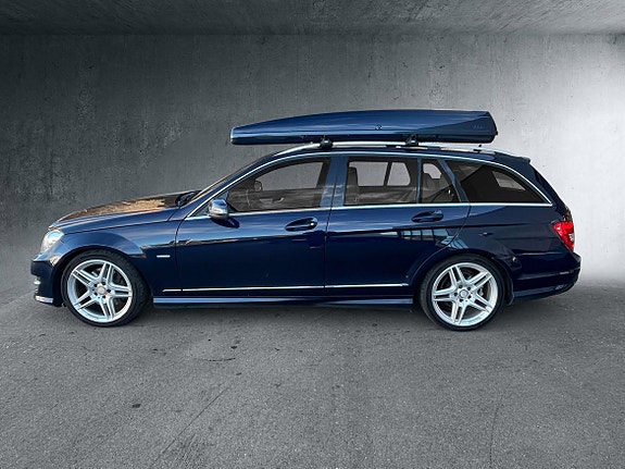 Mercedes-Benz C250 2 of 5