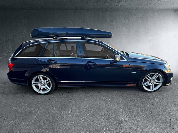 Mercedes-Benz C250 3 of 5