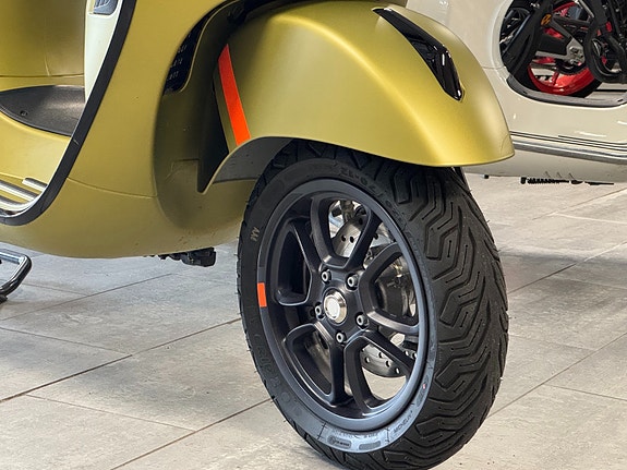 Vespa GTS300 SuperSport GTS300 SuperSport 5 of 5