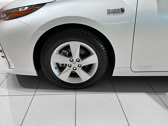 Toyota Prius Plug-in Hybrid 10 of 10