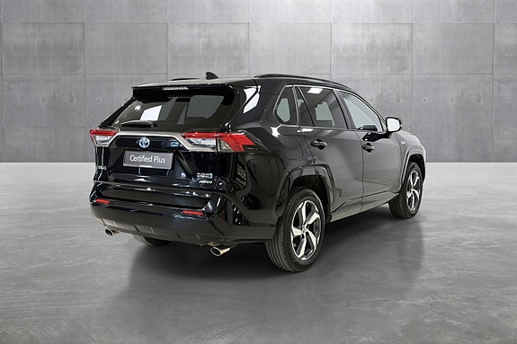 Toyota RAV4 Plug-in Hybrid 5 of 5