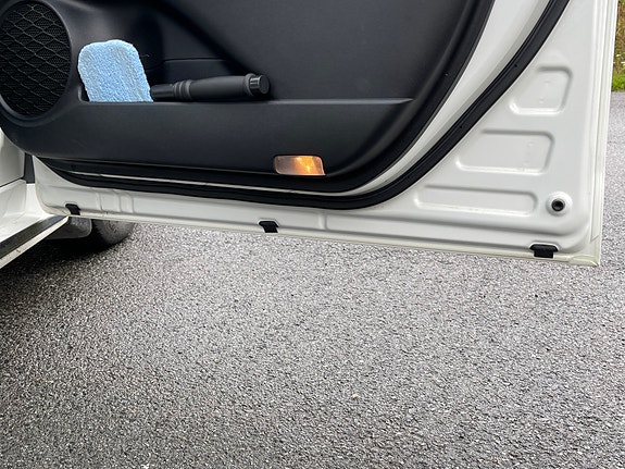 Toyota Prius Plug-in Hybrid 23 of 30