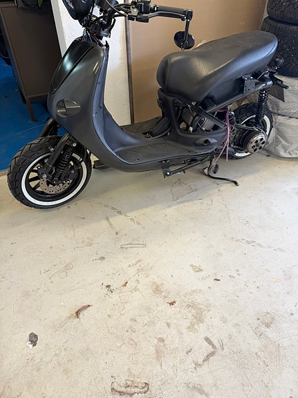 Aprilia Habana 125 2 of 7