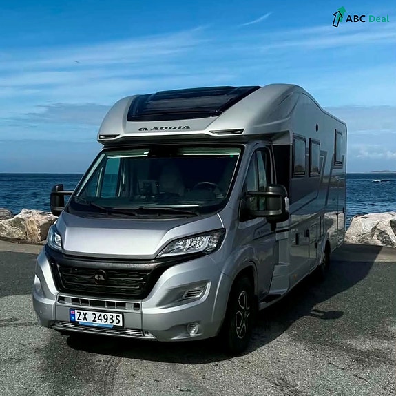 Adria Matrix 670DL Supréme | 9tr Aut m.adap.CC | Face2face | Enkl+senkeseng | Solc+Lit.batt+Invert | Stekeovn | TV | Ker.lakkforsegl.| Antirustbehandlet | 4 of 19