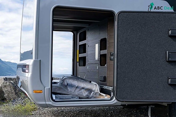 Adria Matrix 670DL Supréme | 9tr Aut m.adap.CC | Face2face | Enkl+senkeseng | Solc+Lit.batt+Invert | Stekeovn | TV | Ker.lakkforsegl.| Antirustbehandlet | 17 of 19