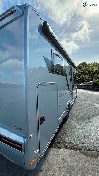 Adria Matrix 670DL Supréme | 9tr Aut m.adap.CC | Face2face | Enkl+senkeseng | Solc+Lit.batt+Invert | Stekeovn | TV | Ker.lakkforsegl.| Antirustbehandlet | 6 of 19