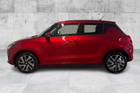 Suzuki Swift 2 of 5