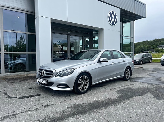 Mercedes-Benz E220 d 2 of 11
