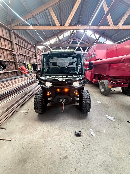 Can-Am Traxter XU 64 HD10 BK 3 of 5