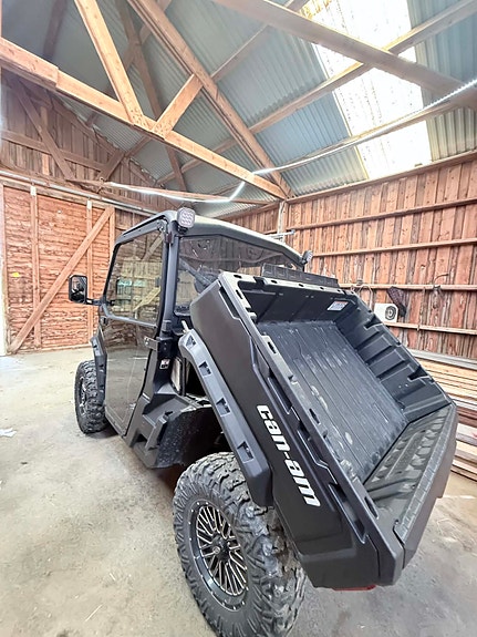 Can-Am Traxter XU 64 HD10 BK 5 of 5