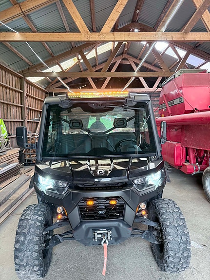 Can-Am Traxter XU 64 HD10 BK 2 of 5