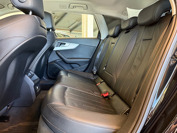 Audi A4 11 of 24