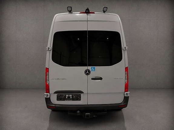 Mercedes-Benz Sprinter 4 of 5