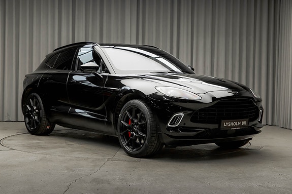 Aston Martin DBX 2 of 5