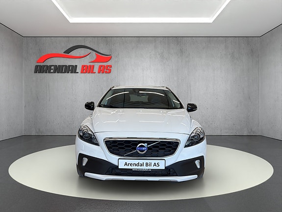 Volvo V40 Cross Country 3 of 5