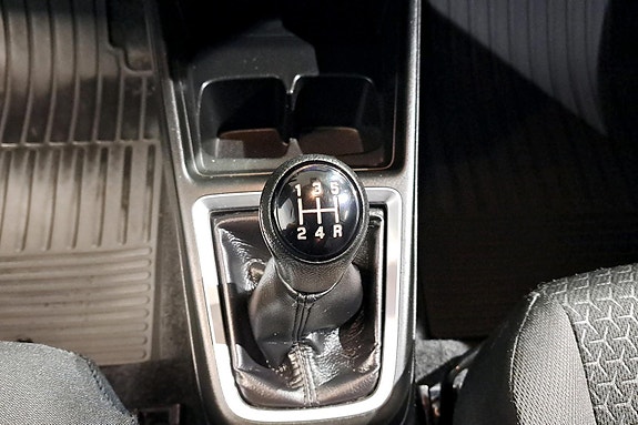 Suzuki Swift 16 of 26