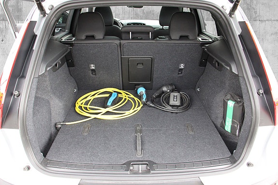 Volvo EX40 17 of 29