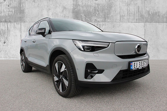 Volvo EX40 9 of 29