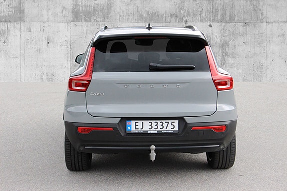 Volvo EX40 6 of 29