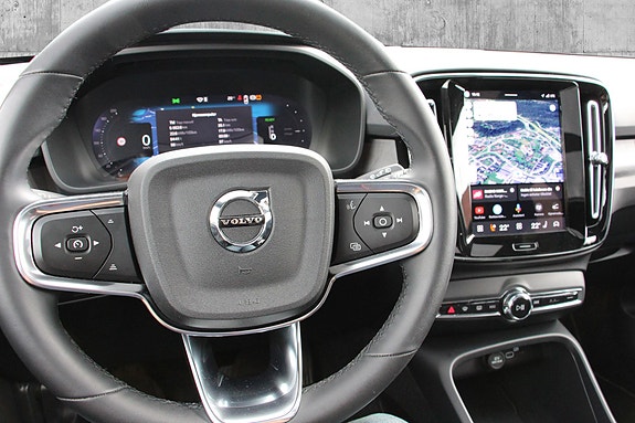 Volvo EX40 22 of 29