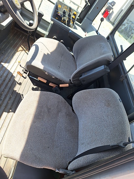 JCB Fastrac 155-65 18 of 30