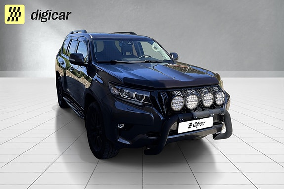 Toyota Land Cruiser 3 of 5
