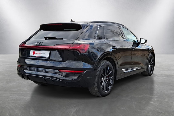 Audi Q8 5 of 5