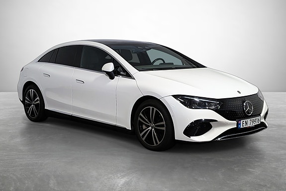 Mercedes-Benz EQE350 4 of 5