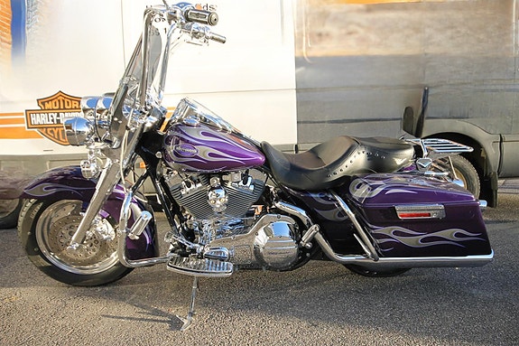 Harley-Davidson Harley-Davidson Screamin' Eagle Road King CVO FLHRSEI 1550 2 of 5