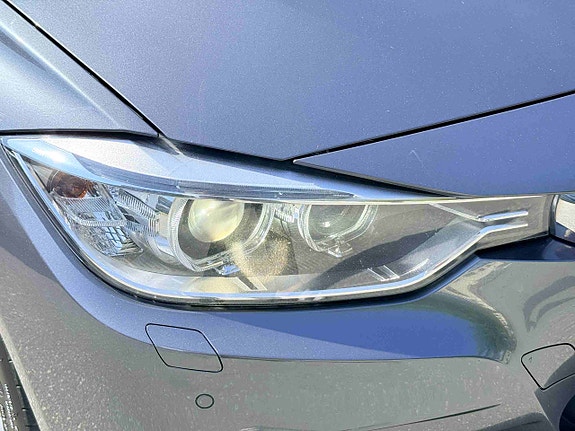 BMW 320xd 9 of 30
