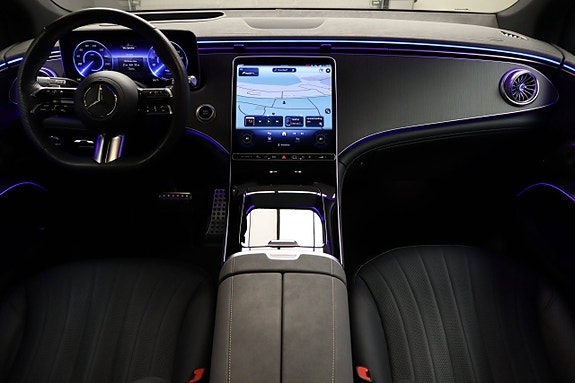 Mercedes-Benz EQS SUV 3 of 5
