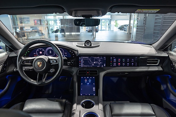 Porsche Taycan Sport Turismo 22 of 30