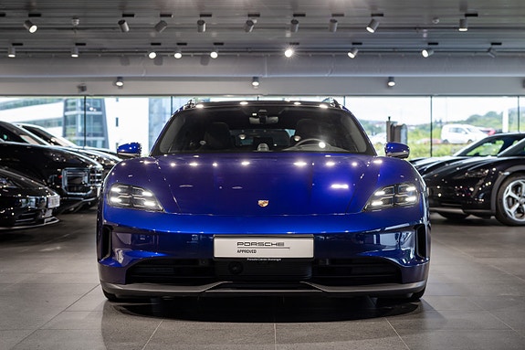 Porsche Taycan Sport Turismo 8 of 30