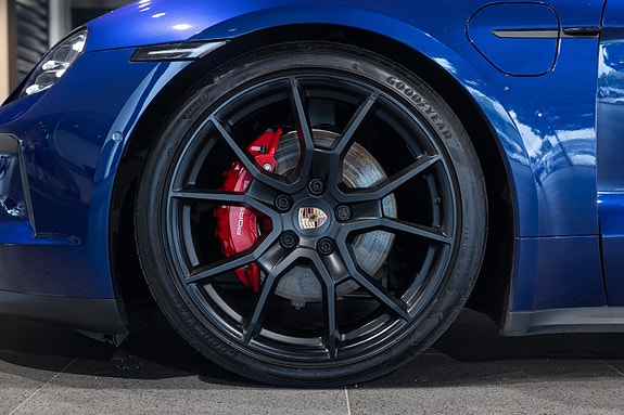 Porsche Taycan Sport Turismo 11 of 30