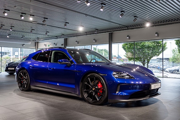 Porsche Taycan Sport Turismo 7 of 30