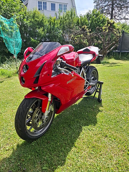 Ducati 999 2 of 5