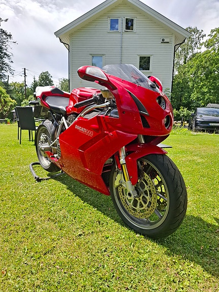 Ducati 999 3 of 5
