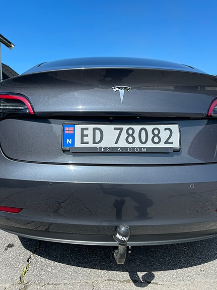 Tesla Model 3 4 of 5