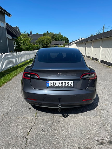 Tesla Model 3 3 of 5