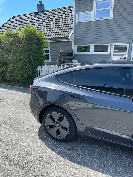 Tesla Model 3 5 of 5