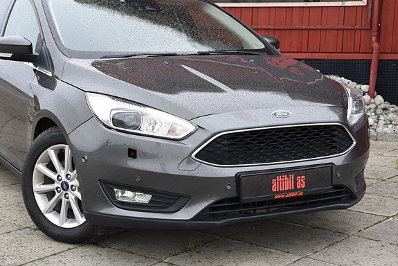 Ford Focus 2 of 5