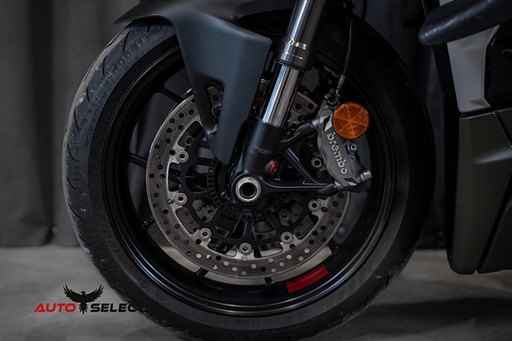Ducati Streetfighter V2 Storm Green / Austin Racing / CNC Clut 5 of 5