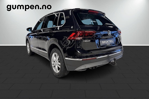 Volkswagen Tiguan 3 of 5