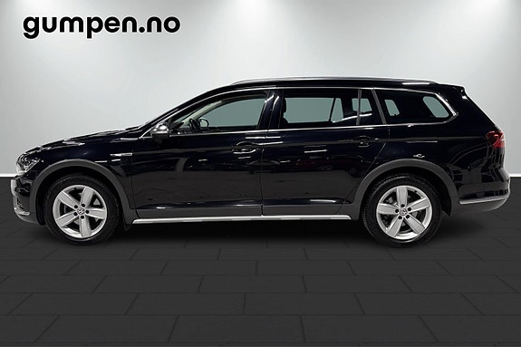 Volkswagen Passat Alltrack 2 of 5